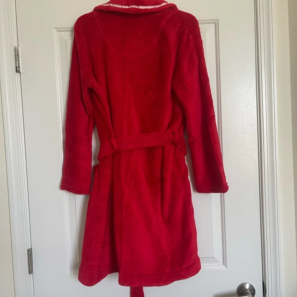 VS Velour Robe - Picture 2 of 5
